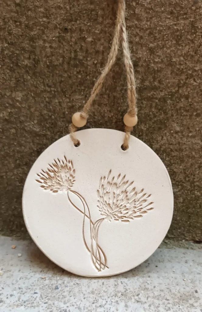 Diffuseur d'huiles essentielle et de parfums, motif herbier 2, en grès blanc, céramique, diamètre 10 cm, Isabelle Morales