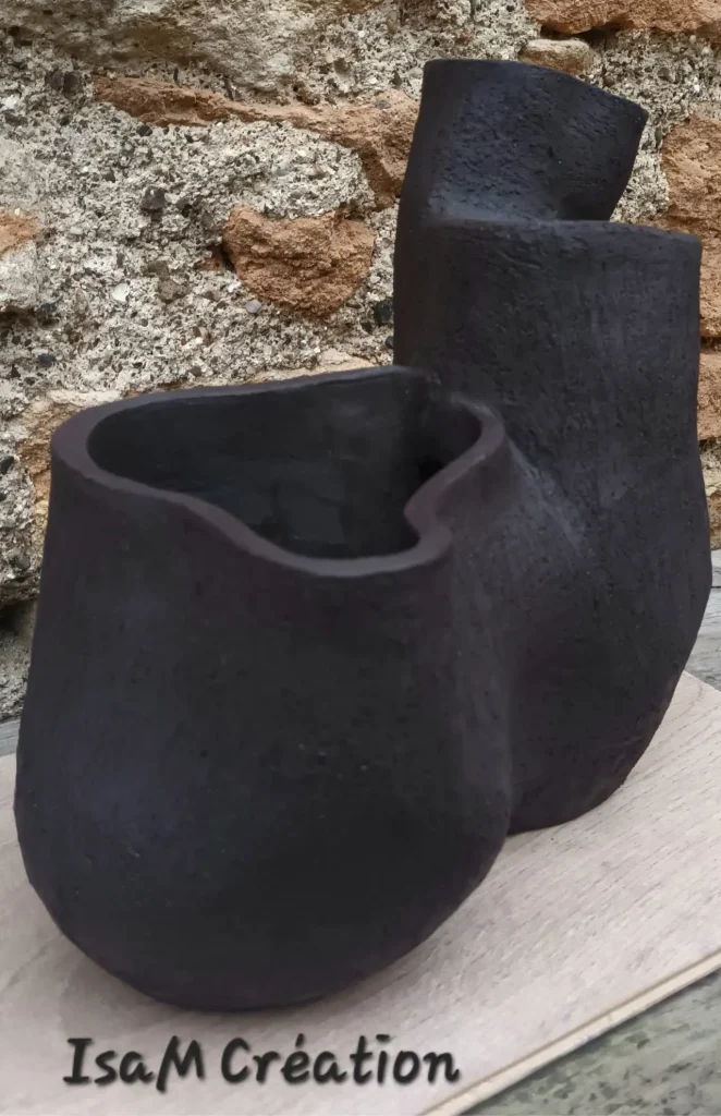 Pot double entrée en grès noir, céramique, Isabelle Morales