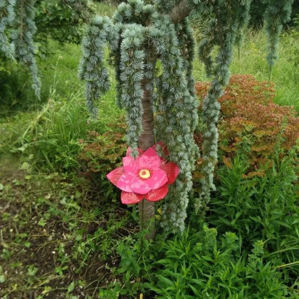 Grande fleur de jardin en grès, création sur-mesure pour une cliente, Isabelle Morales