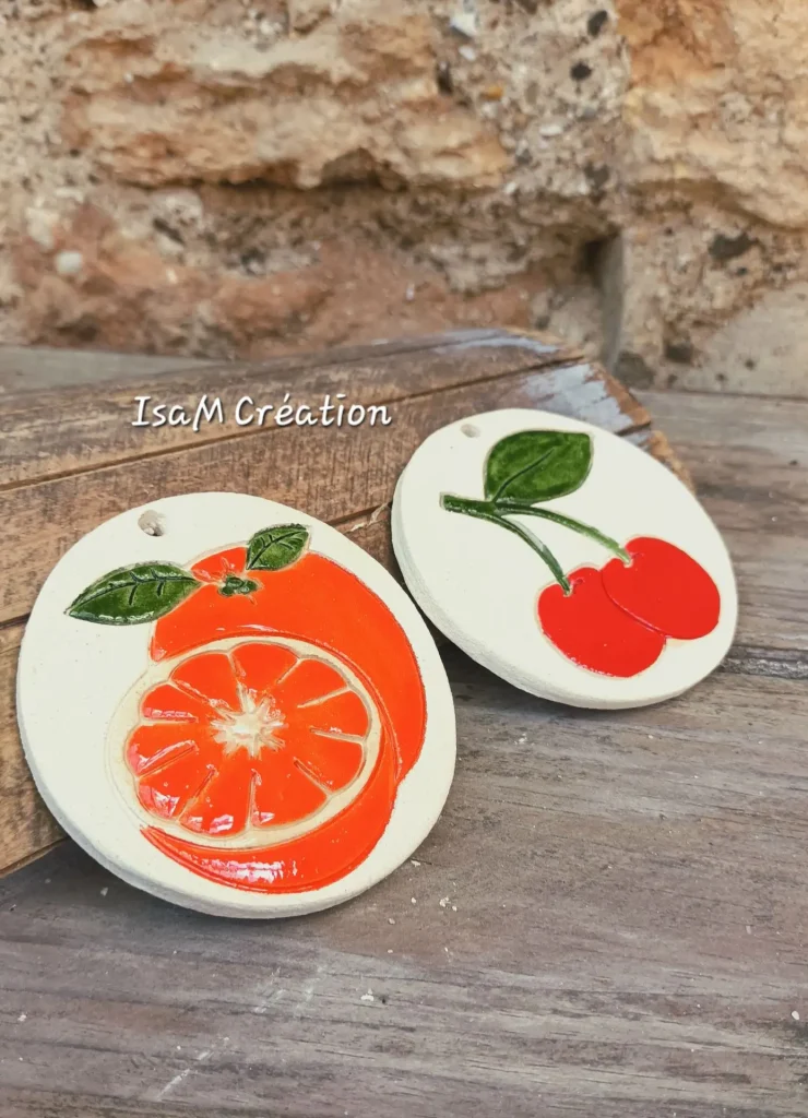 Diffuseurs d'huiles essentielles et de parfums, fruits, en grès blanc, Isabelle Morales