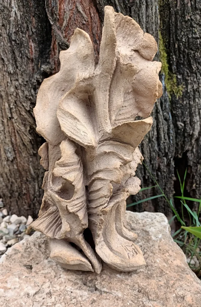 Sculpture en grès roux, forme organique, IsaM création