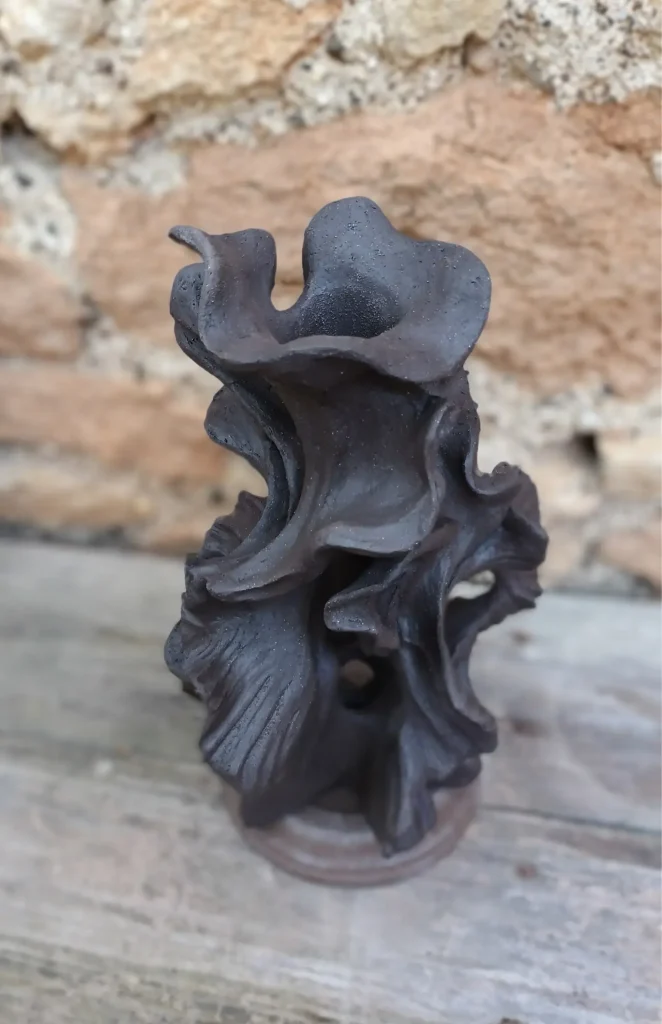 Sculpture en grès noir, organique, Isabelle Morales